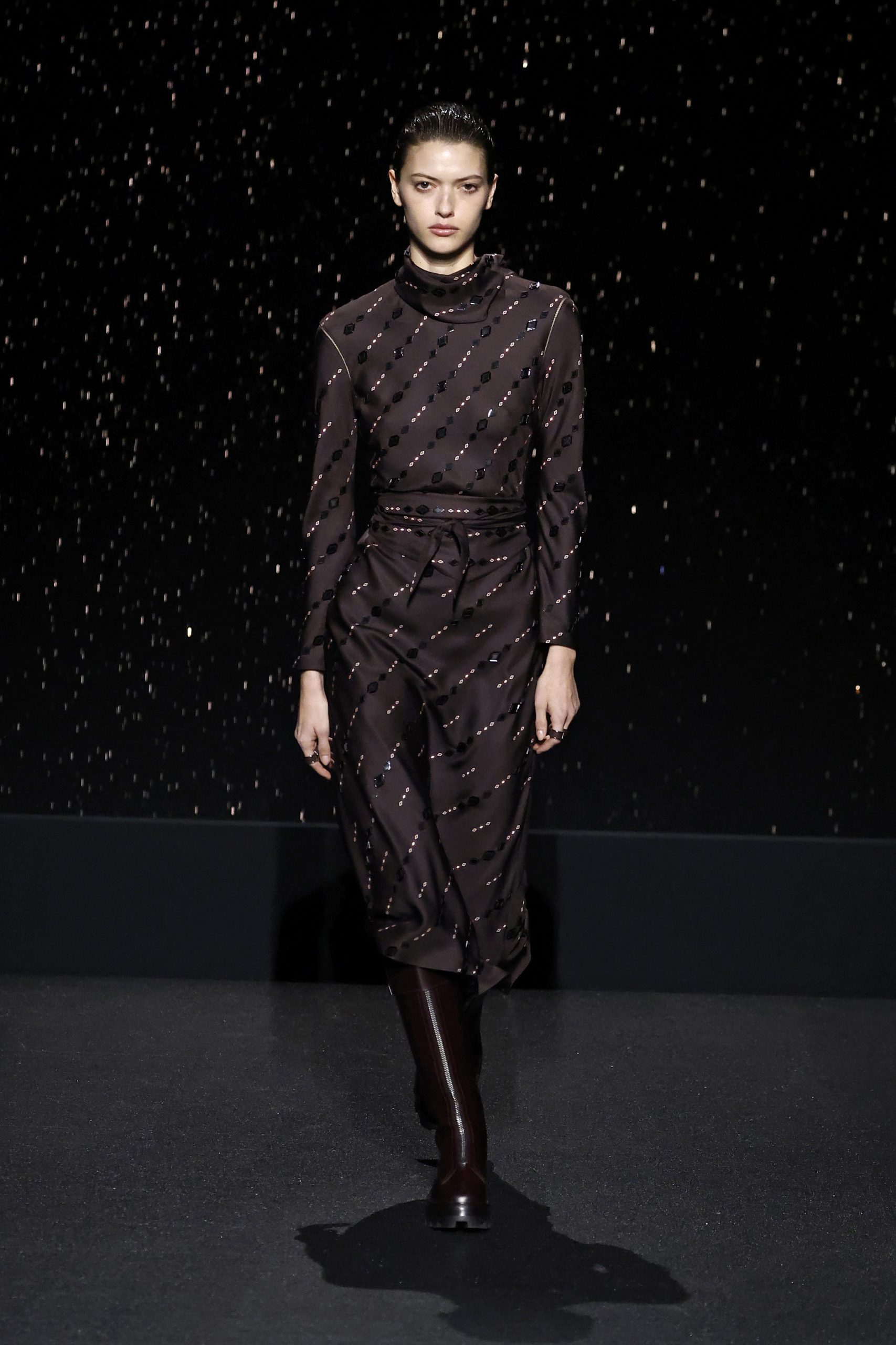 PARIS, FRANCE - MARCH 2: (EDITORIAL USE ONLY - For Non-Editorial use please seek approval from Fashion House) A model walks the runway during the Hermès Womenswear Fall/Winter 2024-2025 show as part of Paris Fashion Week on March 2, 2024 in Paris, France. (Photo by Estrop/Getty Images)