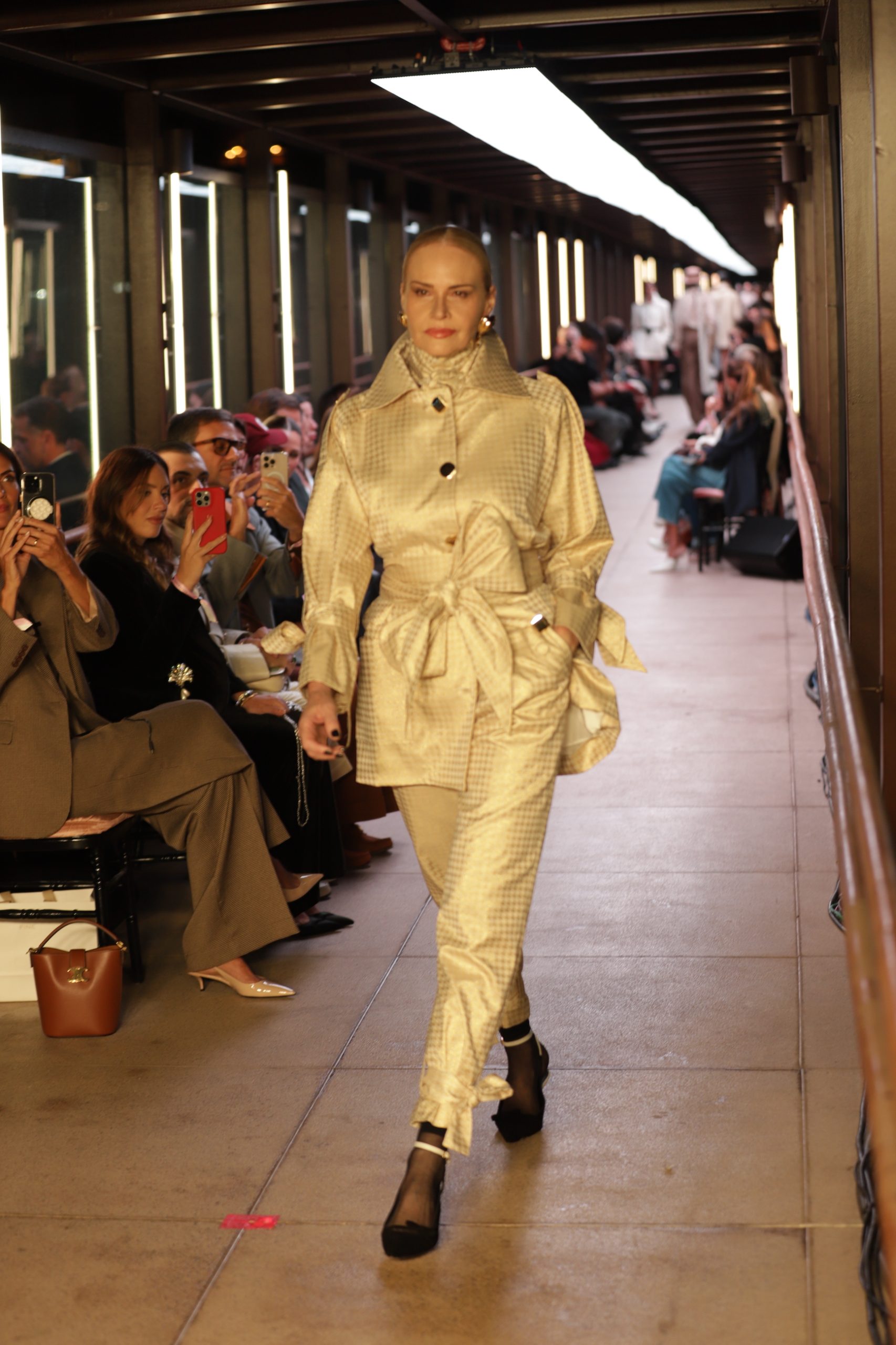 Claudia-Liz_Desfile-Carol-Bassi-Visita-Conrado-Segreto_Creditos-Jeffy-Amaral-25-scaled.jpg