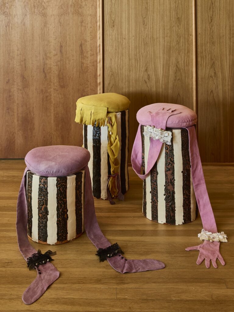 Bancos-de-Raina-Lee-com-os-tecidos-da-Waverly-Linens-@lifestylemag.jpg