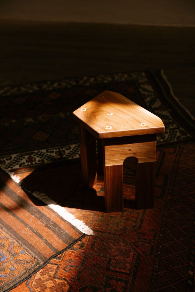 O-Poppy-Stool-do-Studio-Sour-@lifestylemag.jpg